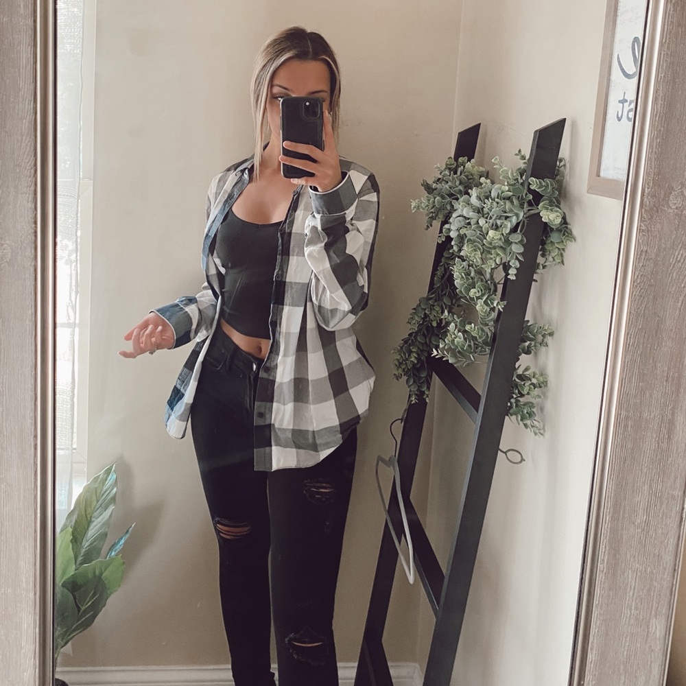 Express (men’s) Black and White Classic Flannel